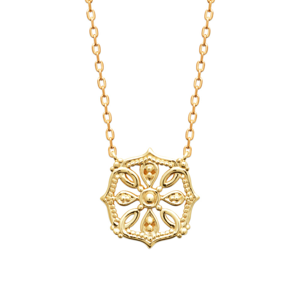 collier-rosace-doree-raffinement-intemporel