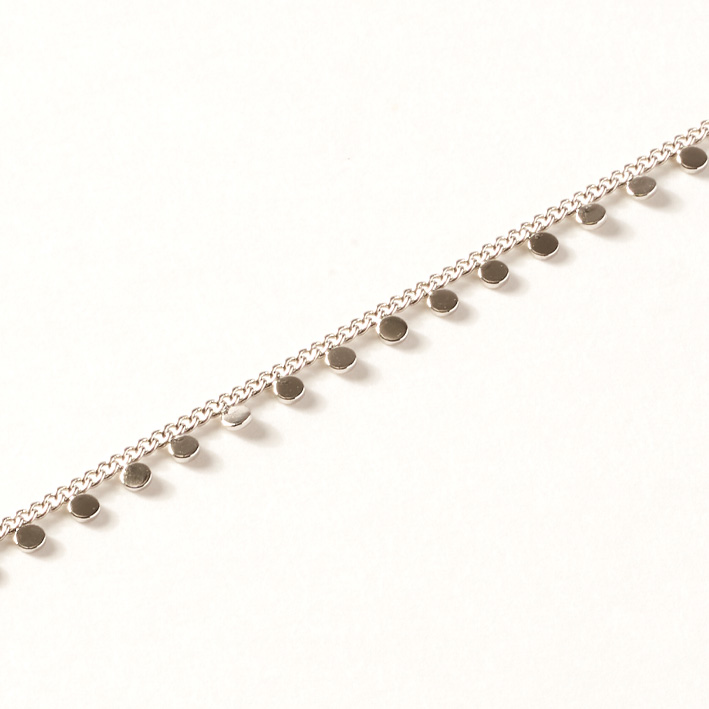 bracelet-argente-avec-pampilles-rondes-discretion-et-modernite-aimia