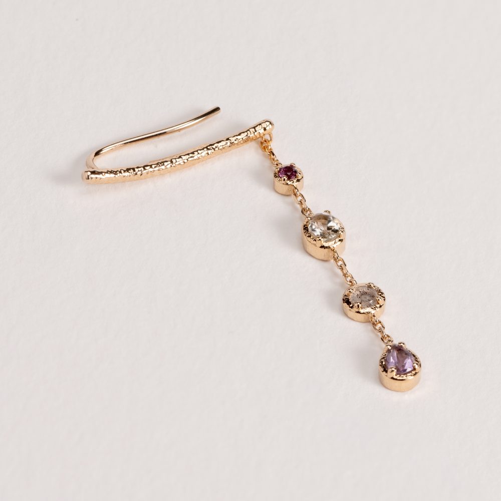 mono-boucle-cascade-de-lumiere-ana-cha-plaque-or