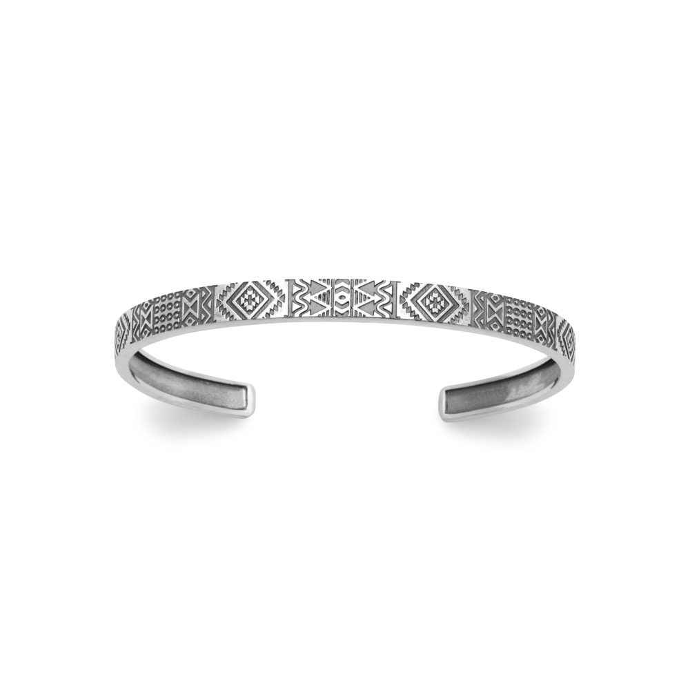bracelet-jonc-homme-en-argent-grave-esprit-tribal-elegance-brute