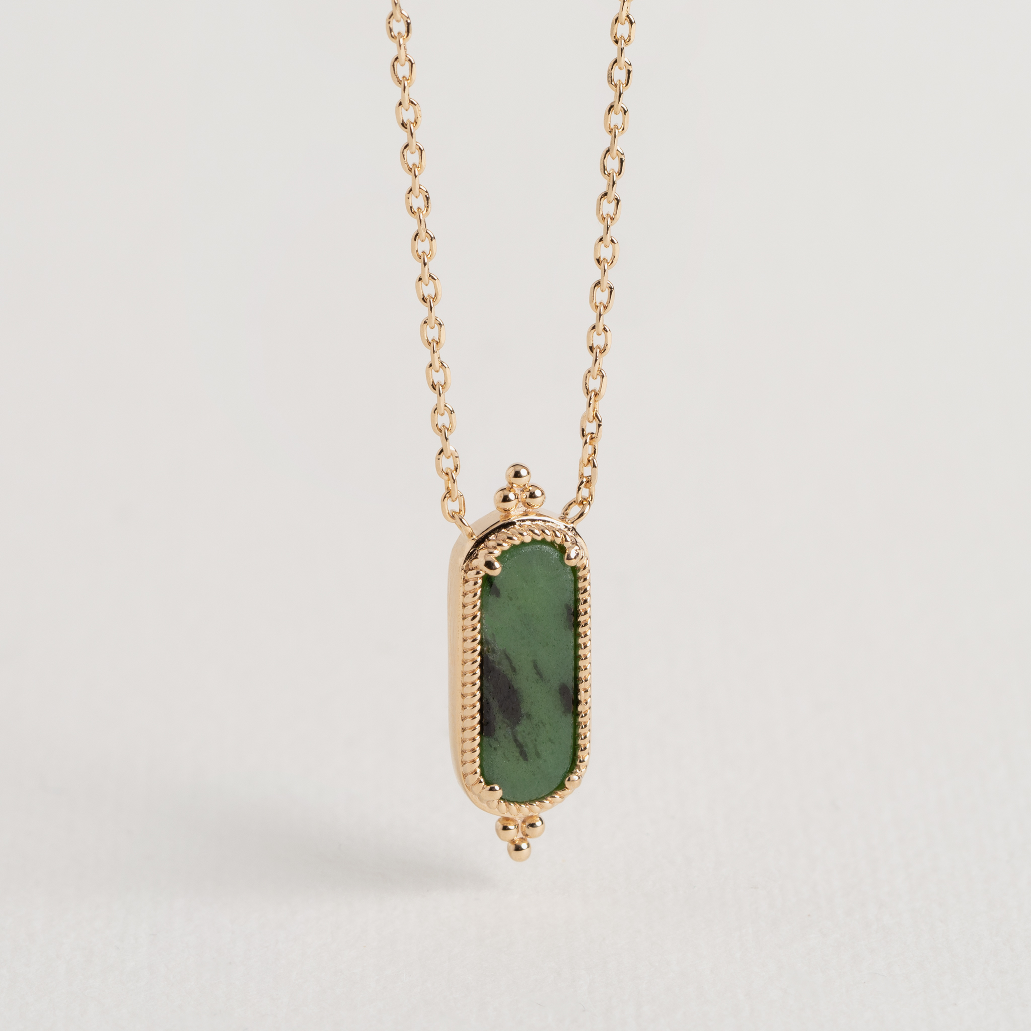 Collier Arya Plaqué or 18 carats et pierre naturelle verte